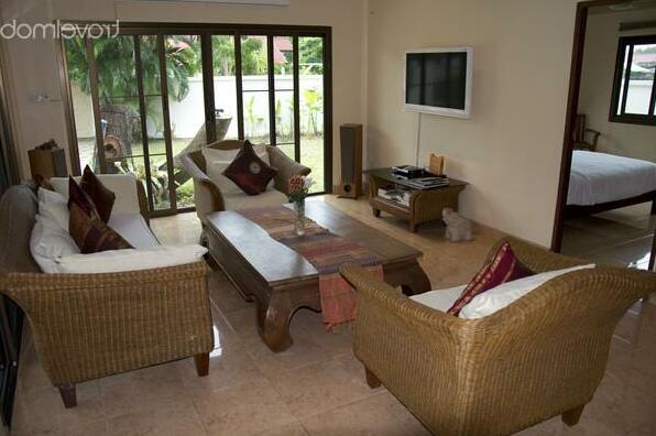 Silk - Luxury Family Pool Villa Naiharn - Photo4
