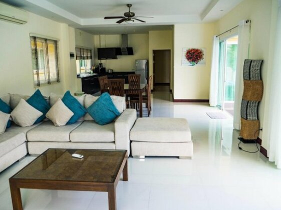Villa Tanya 3 Bed with Private Pool and Jacuzzi - Photo3