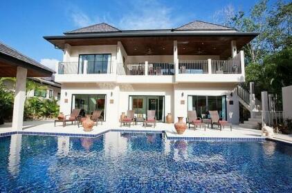 Villa Waew Opal - 6 Bed - Grand Property with In-House Staff