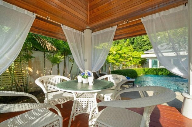 White dream private pool Villa - Photo3