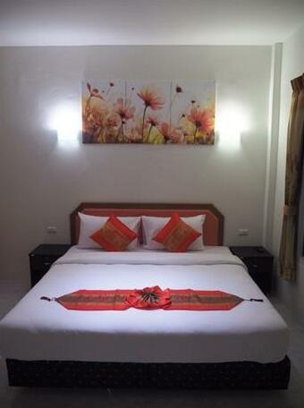 At Night Airport Resort - Photo4