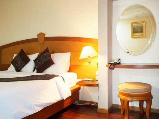 NH Elegant Hotel - Photo4