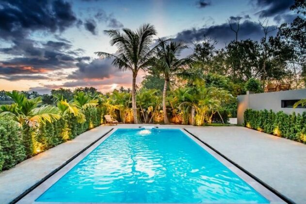 Luxury 5 Bedroom Private Pool Villa Riverfront