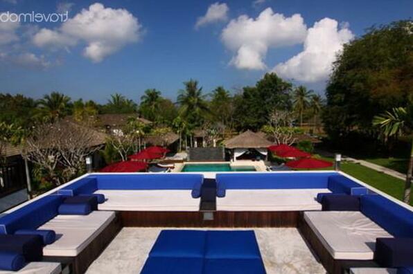 Private 9 Bed Villa with Swimming Pool - Photo3