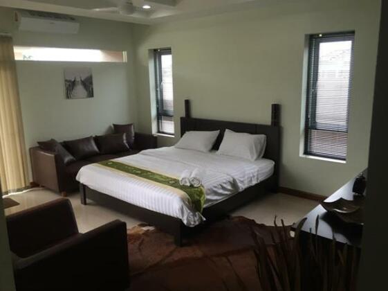 Sathiyas Luxury Bed & Breakfast Suites - Photo3