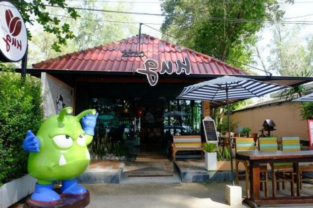 Hug Cafe - Photo4