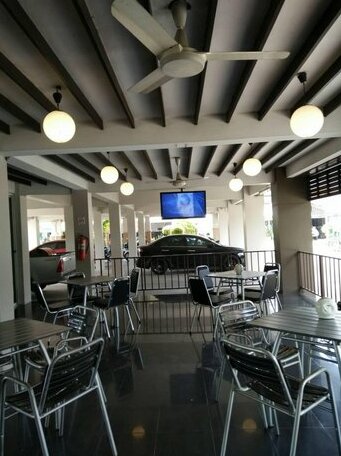 The Northeast Hotel - Photo2