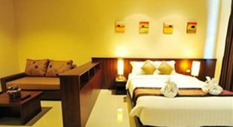 Green World Palace Hotel - Photo2