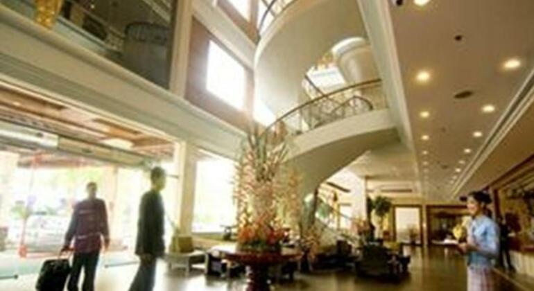 Green World Palace Hotel - Photo3