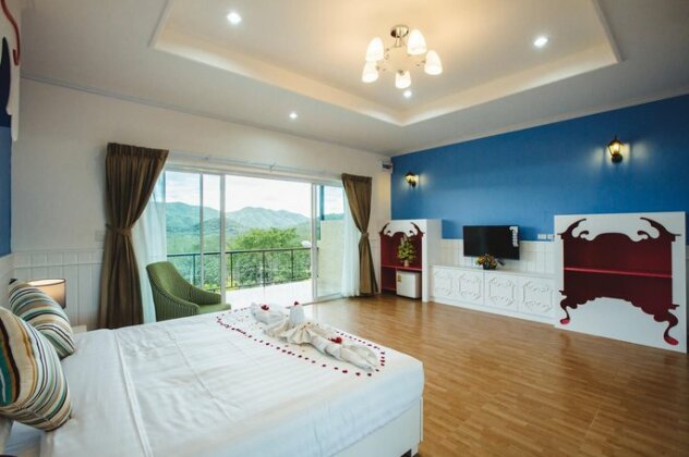 The Location - Photo3