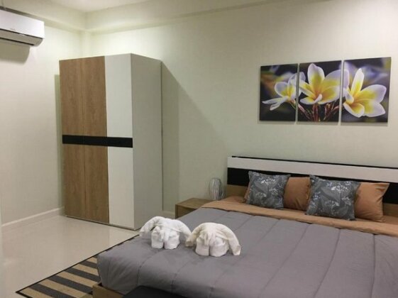 CHECK IN Eatery - Photo3