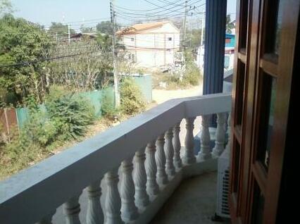 Happy Guesthouse Bungalow - Photo2