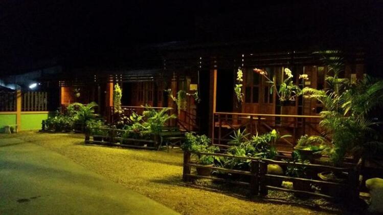 Happy Guesthouse Bungalow - Photo5