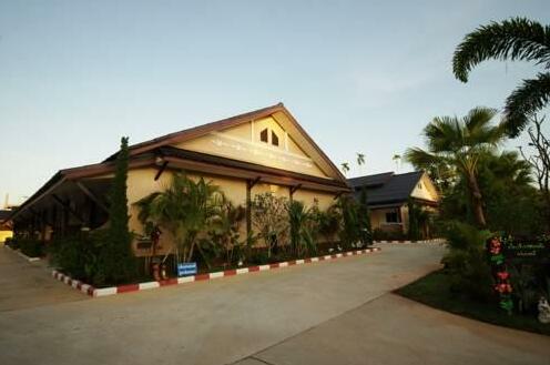 Baan Suan Rim Nam Resort Surat Thani