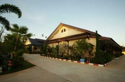 Baan Suan Rim Nam Resort Surat Thani