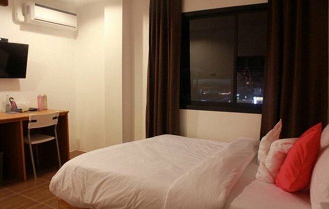 I Room Hotel - Photo3