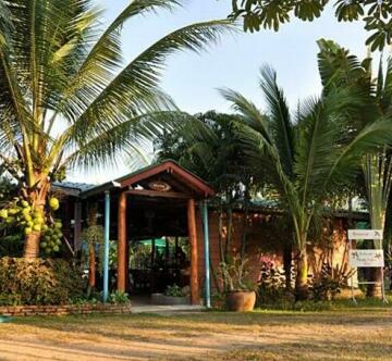 Home Paradise Resort Tak