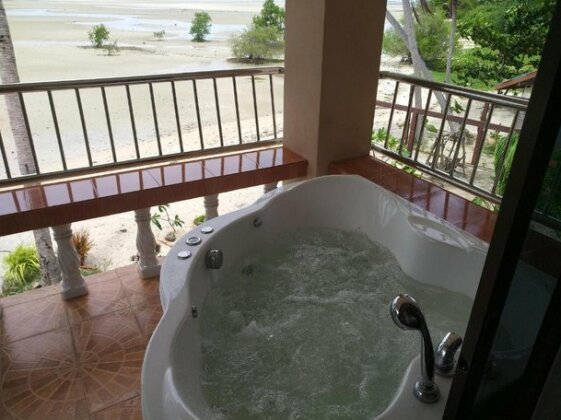 Right On The Beach 3 Bedrooms With Jacuzzi - Photo2