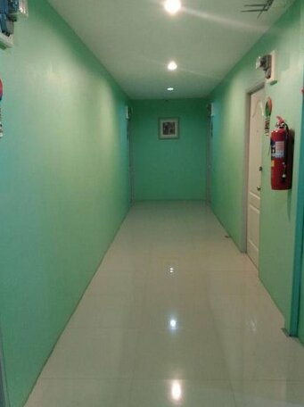 The Colorful Hotel - Photo3