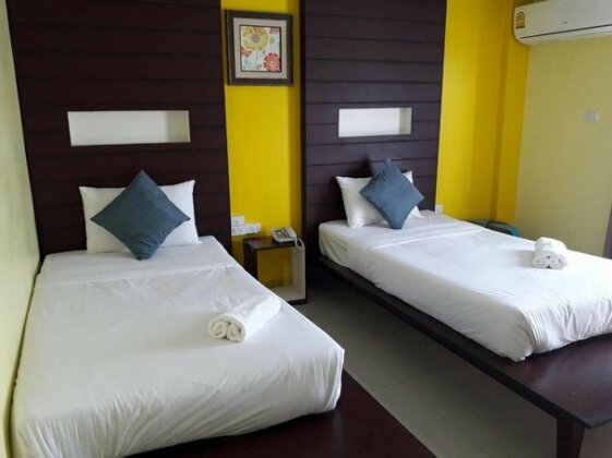 The Colorful Hotel - Photo4
