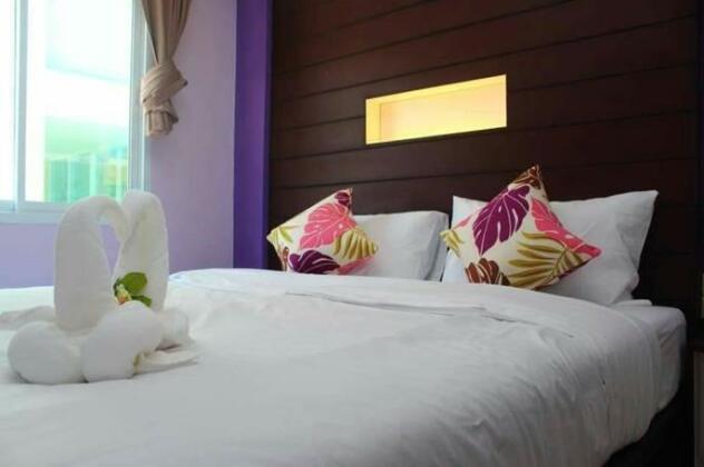 The Colorful Hotel - Photo5