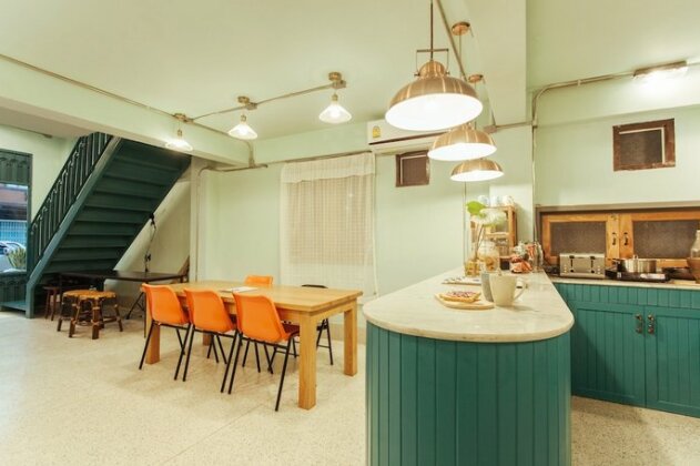 A Local Something Hostel - Photo2