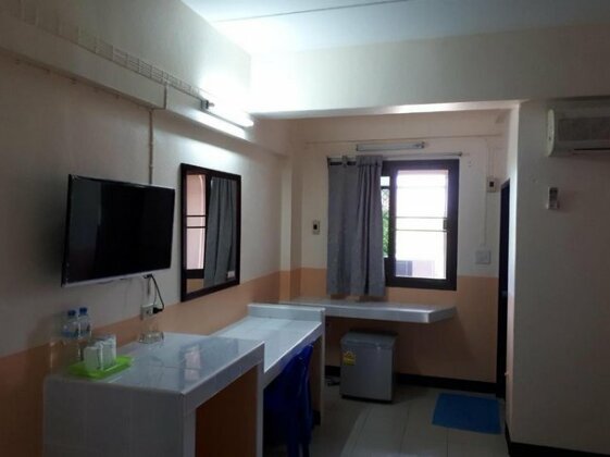Centerpoint Hotel - Photo5