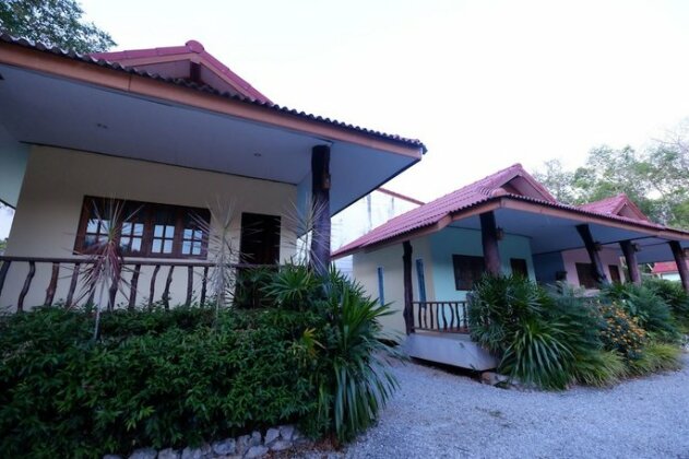 Pum and Plam Resort - Photo2