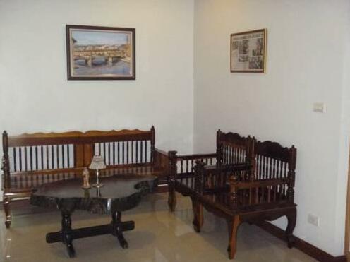 Tang House Bed and Breakfast - Photo5