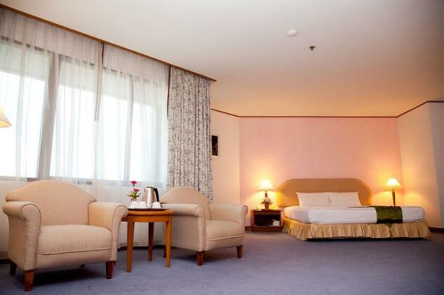 Thumrin Thana Hotel - Photo5