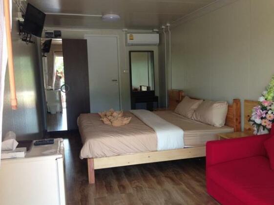 Check In and Chill Out - Photo5