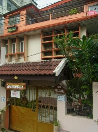 28 Rachabutr Hostel