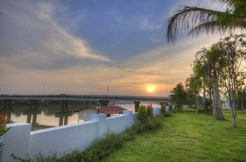 Ingmoon Riverside Resort and Spa - Photo2