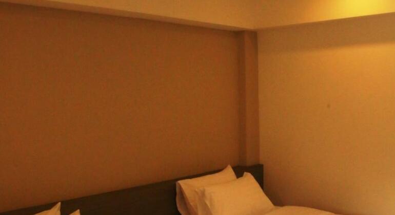 Dee Dee Place Hotel - Photo5