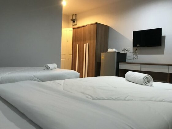 M Place - Photo2