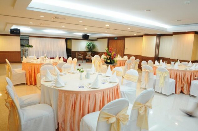 Friday Hotel Uttaradit - Photo5