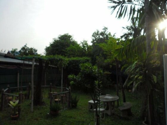 Near Train Guesthouse - Photo5