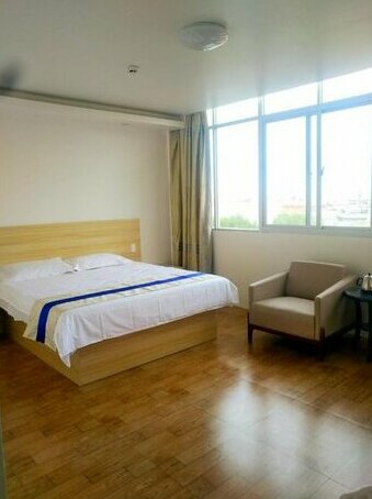 Coastline Hotel