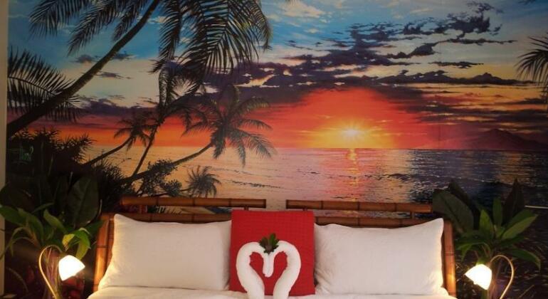 Little Italy Hotel - Photo2