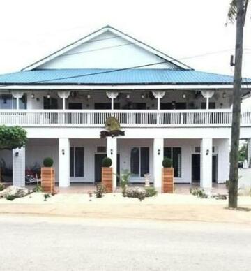 The Black Pearl Suites