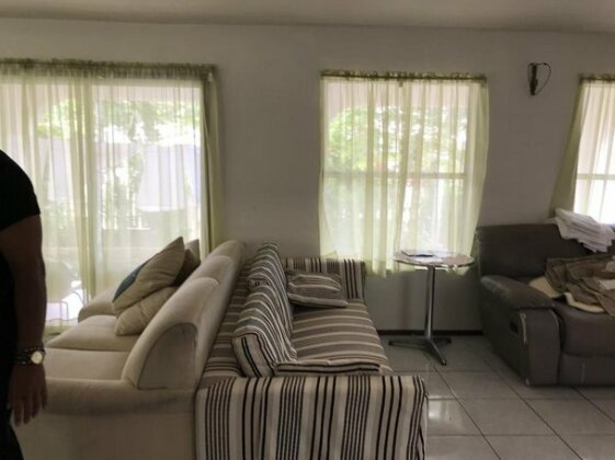 Tuna's Lodge - Photo5