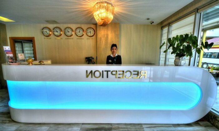 Golden Deluxe Hotel - Photo2