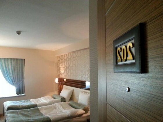 Hotel Grand Plus - Photo5