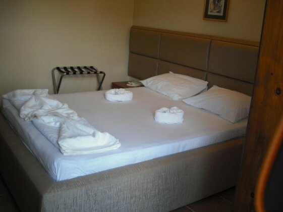 Ford Hotel