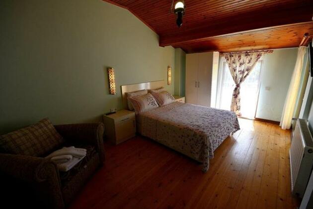  Photo 3