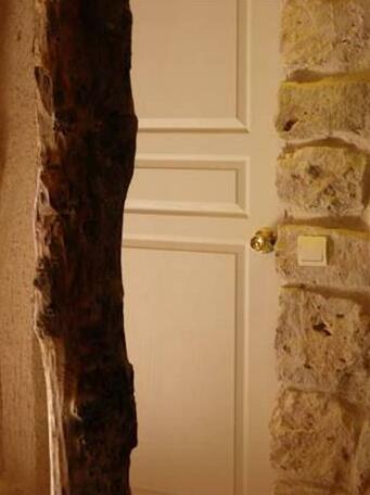 AkCave Suites & Resort - Photo2