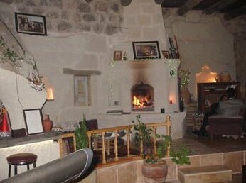 Wonderland Cave Hotel - Photo4