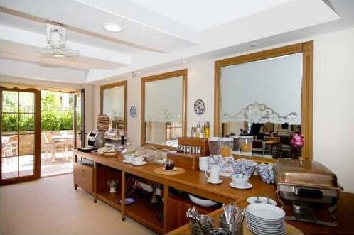 Summer Hotel - Photo5