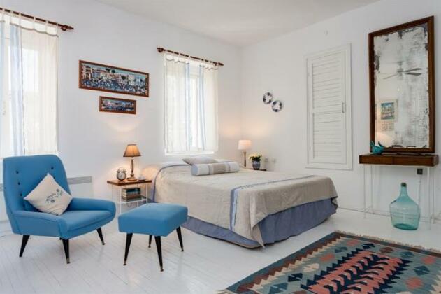 Benceev - Bluehouse - Photo4