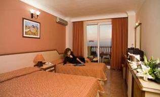 Arabella World Hotel - Photo2